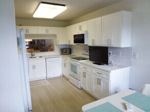 5550 Witney Dr in Delray Beach, FL - Building Photo - Building Photo