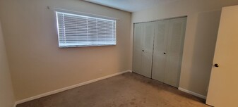 2215 Cypress Island Dr in Pompano Beach, FL - Building Photo