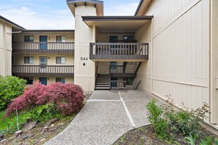 844 W Cliff Dr in Spokane, WA - Building Photo