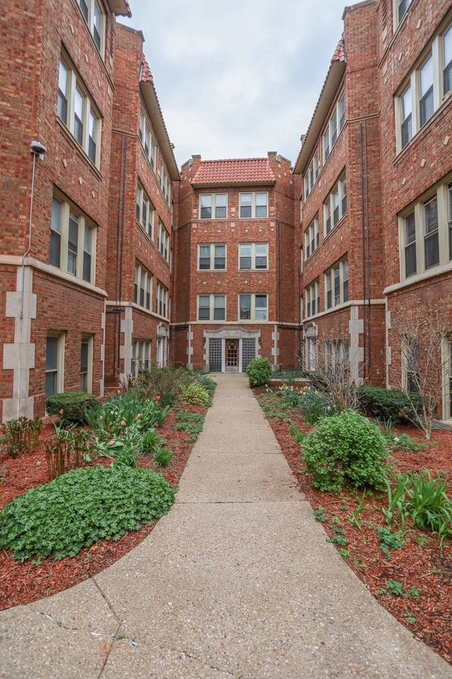 property at 7665 N Sheridan Rd