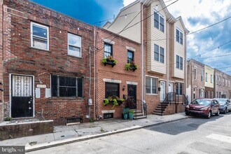 1530 Manton St in Philadelphia, PA - Building Photo - Building Photo