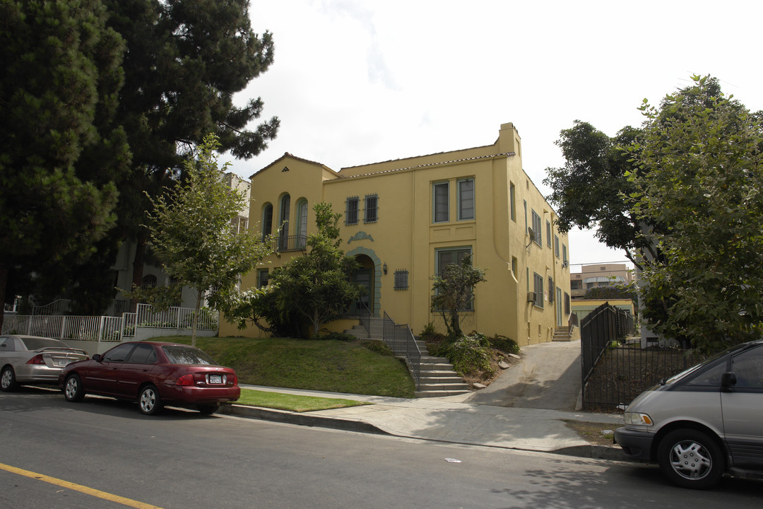 108 S Kenmore Ave in Los Angeles, CA - Building Photo