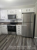 408 Troy in Warrenton, MO - Building Photo