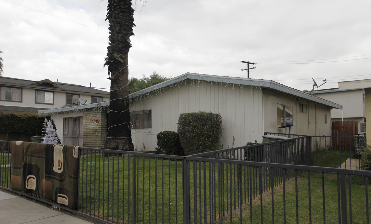 1358 N Parkside Dr in Ontario, CA - Building Photo