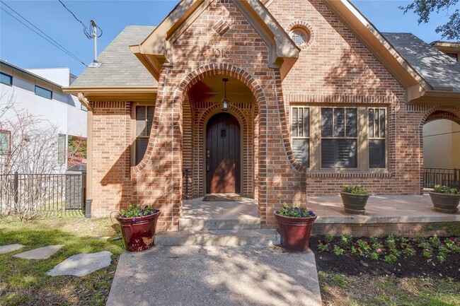 property at 1016 Harwood Pl
