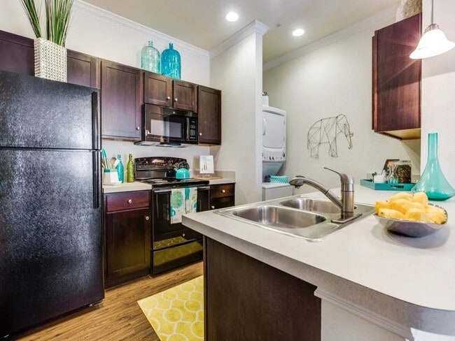 14722 Nacogdoches Rd, Unit 2201 in San Antonio, TX - Foto de edificio - Building Photo