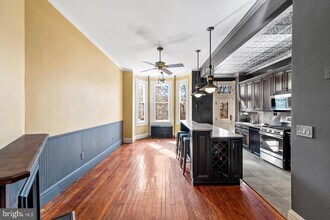1910 Mt Royal Terrace in Baltimore, MD - Building Photo - Building Photo