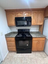 534 Ash St in Lemoore, CA - Building Photo - Building Photo