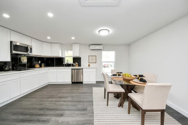 property at 7640 Broadview Dr