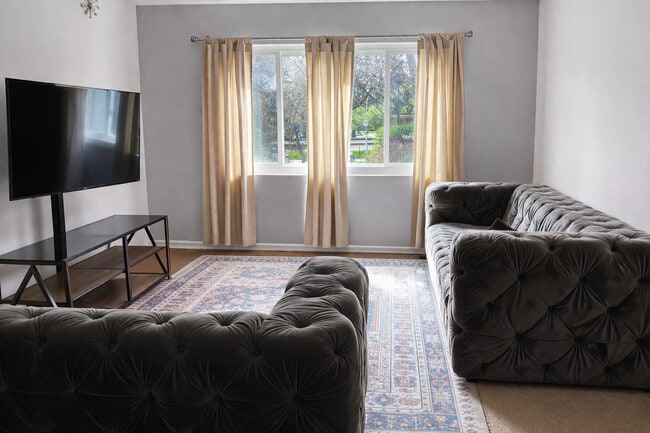 1706 W Jarvis Ave in Chicago, IL - Building Photo - Building Photo