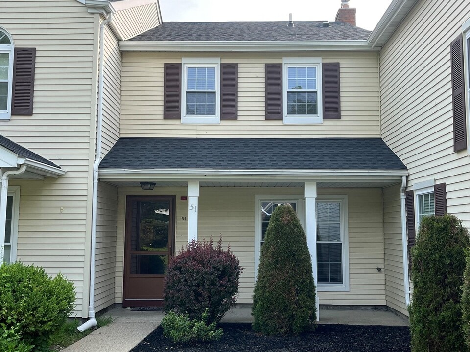 51 Candlestick Ct in Warwick, NY - Building Photo