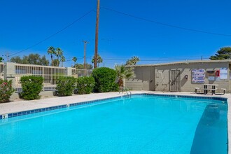 Living Desert Apartments in Las Vegas, NV - Foto de edificio - Building Photo