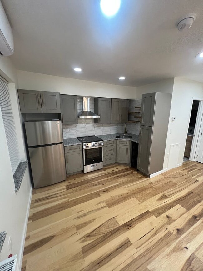 1100 Lincoln Ave in Prospect Park, PA - Foto de edificio - Building Photo