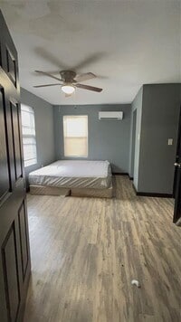 6724 Avenue N photo'