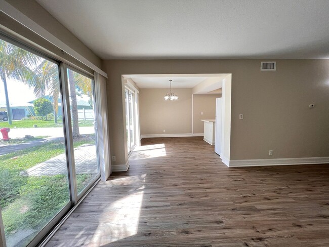 608 SW 1st St in Boynton Beach, FL - Building Photo - Building Photo