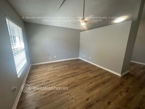 5621 Piney Ridge Dr, Unit 615 in Orlando, FL - Foto de edificio - Building Photo