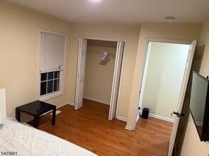 6 Carmella Ct in Newark, NJ - Building Photo - Building Photo