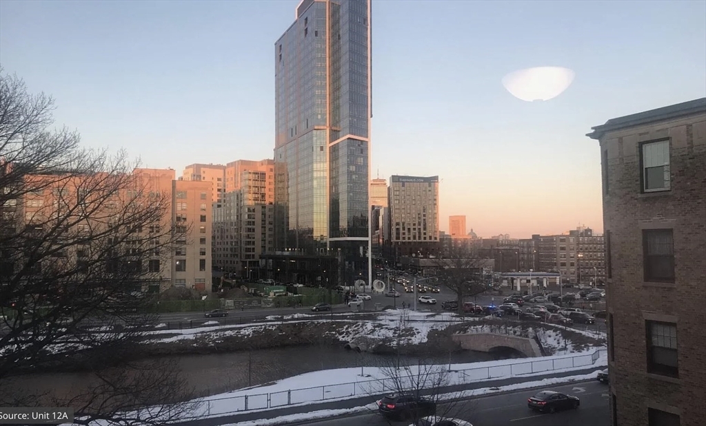 122 Riverway in Boston, MA - Building Photo