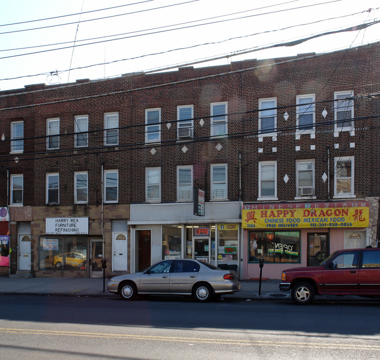 1086-A Avenue C in Bayonne, NJ - Building Photo