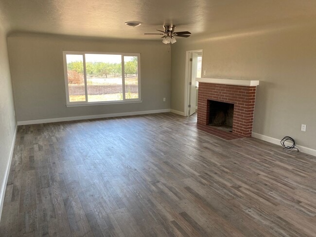 4924 Colusa Hwy in Yuba City, CA - Building Photo - Building Photo