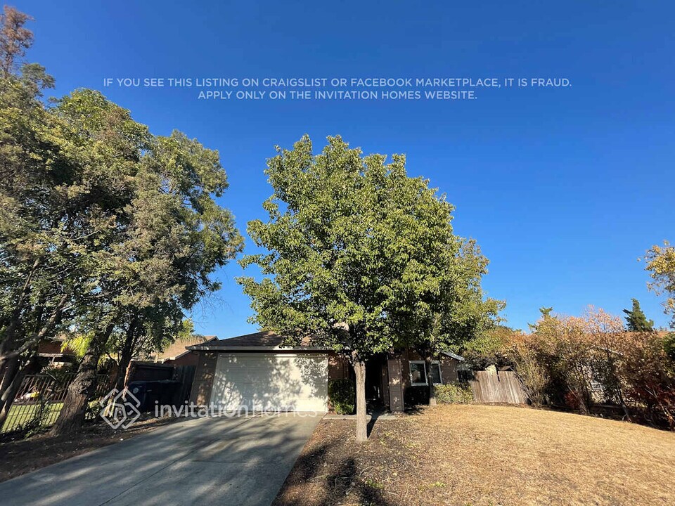 18 Summer Rim Cir in Sacramento, CA - Building Photo