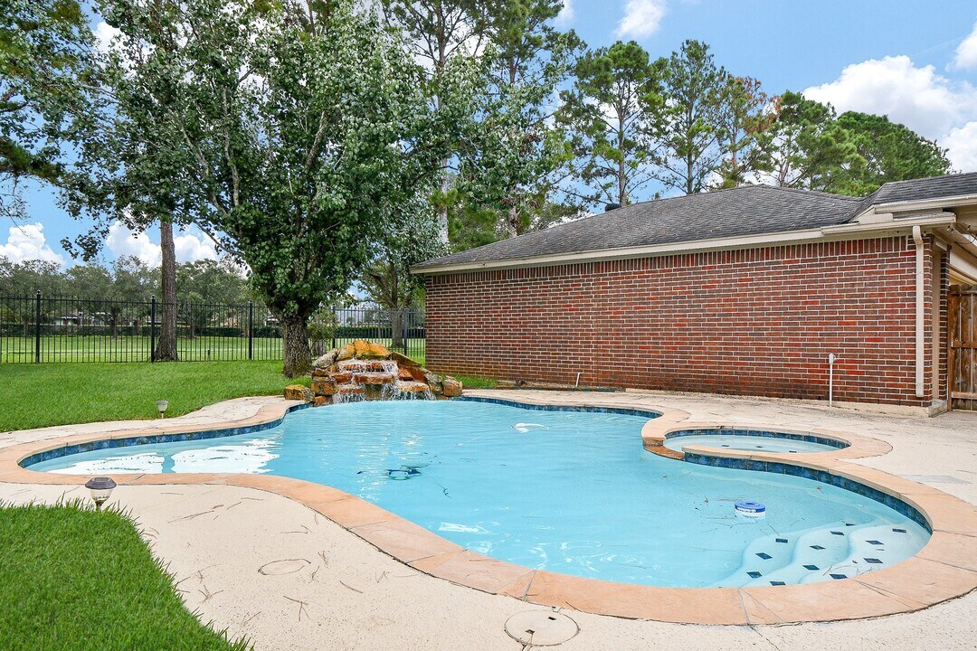 5322 Pebble Way Ln in Houston, TX - Building Photo