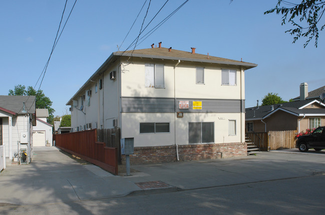 411 Clifton Ave in San Jose, CA - Foto de edificio - Building Photo