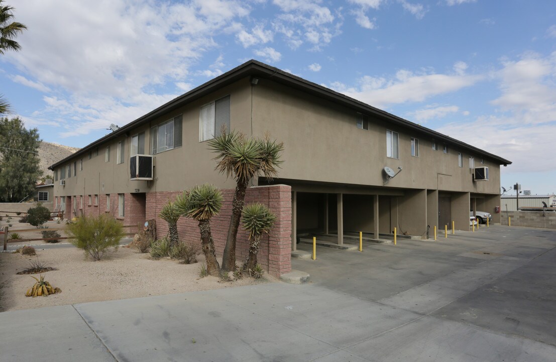 Cherokee Trail in Yucca Valley, CA - Building Photo