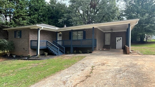property at 108 Nottingham Ln
