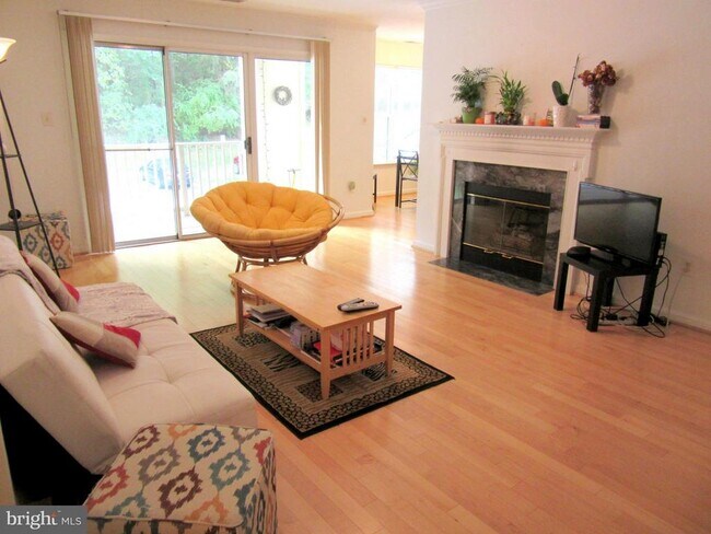 109 Timberbrook Ln in Gaithersburg, MD - Foto de edificio - Building Photo