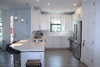 9637 Montelanico Loop in Naples, FL - Building Photo - Building Photo