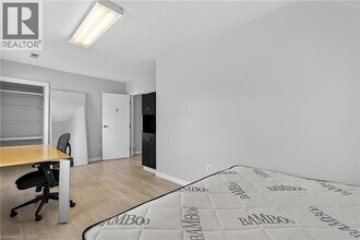 43 Dupont St E in Waterloo, ON - Building Photo - Building Photo