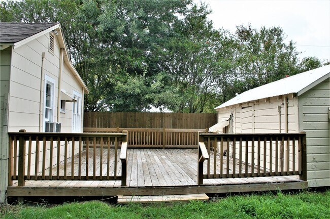 6622 Church St in Wallis, TX - Building Photo - Building Photo