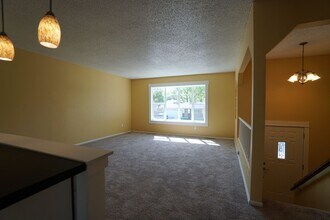1822 Wooten Rd in Colorado Springs, CO - Building Photo - Building Photo