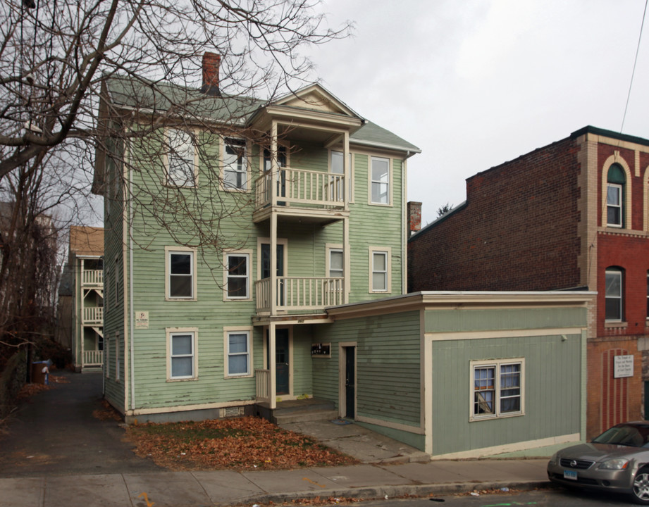 360-362 Washington Ave in Waterbury, CT - Foto de edificio