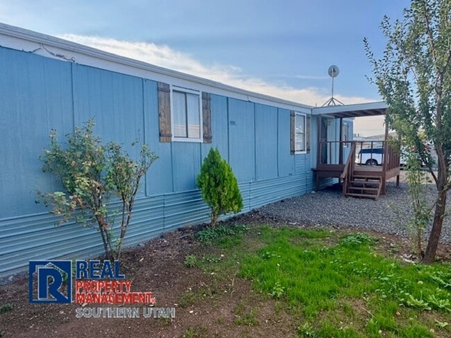 13 N Main St in Veyo, UT - Building Photo - Building Photo