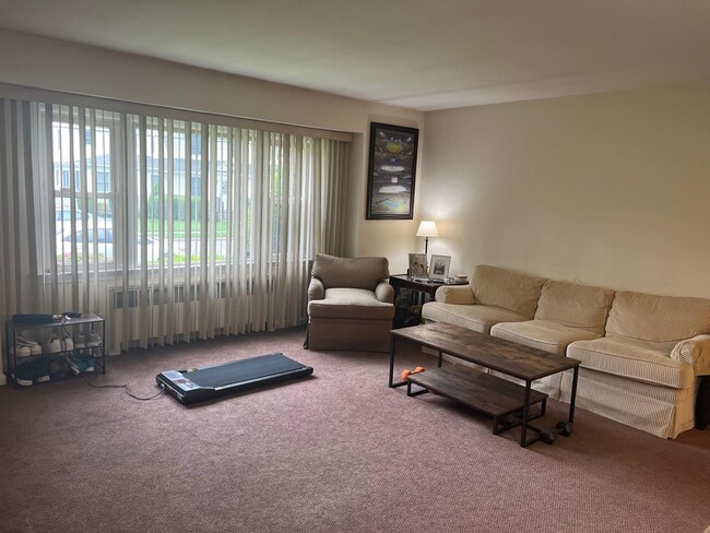 480 Pennsylvania Ave in Williston Park, NY - Building Photo - Building Photo