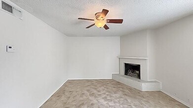 538 E Norwood Cir in Arlington, TX - Building Photo - Building Photo