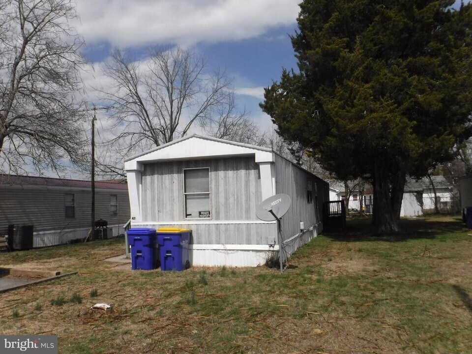 47 Shamrock Ave in Dover, DE - Building Photo