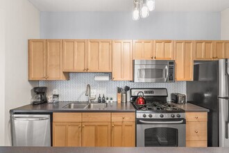 887 Juniper St NE in Atlanta, GA - Building Photo - Building Photo