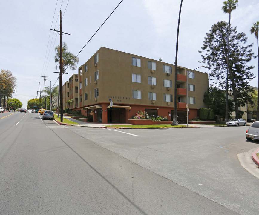 Gramercy Place in Los Angeles, CA - Building Photo