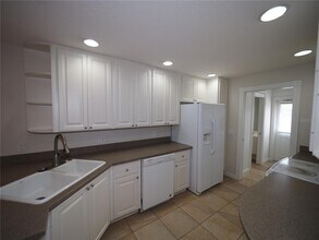 1553 Napoli Dr W in Sarasota, FL - Building Photo - Building Photo