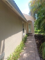 11103 Yellow Poplar Dr in Ft. Myers, FL - Building Photo