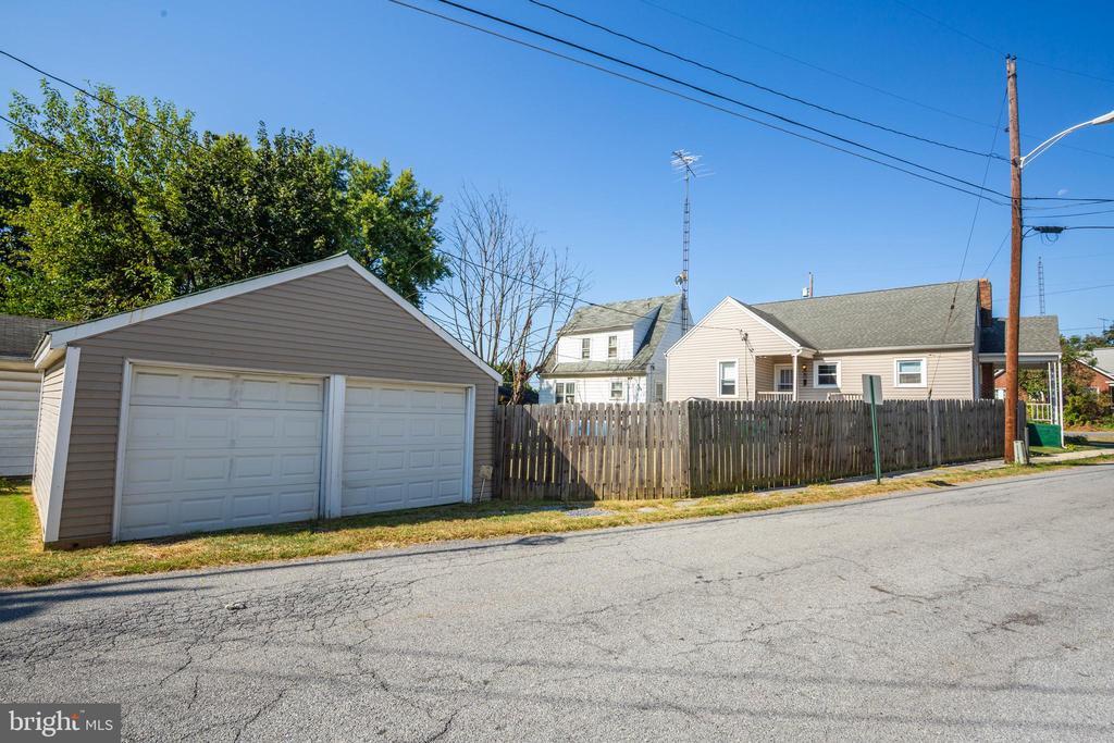 819 Central Ave in Martinsburg, WV - Building Photo