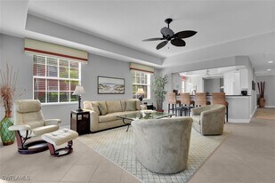 6413 Legacy Cir in Naples, FL - Building Photo