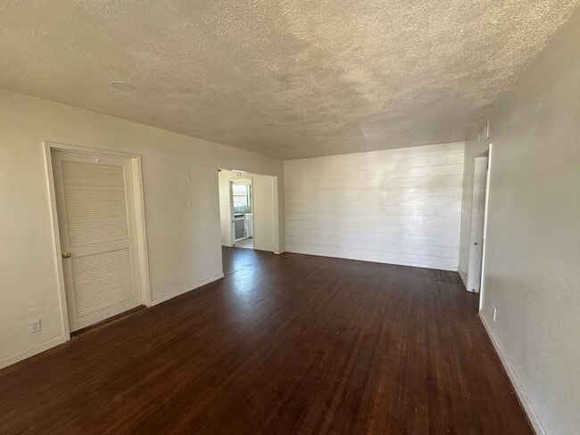2517 Manor St in Bakersfield, CA - Building Photo - Building Photo