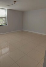 20301 NE 30th Ave in Aventura, FL - Building Photo - Building Photo
