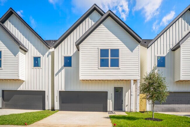 4201 Oats St in Houston, TX - Building Photo - Building Photo