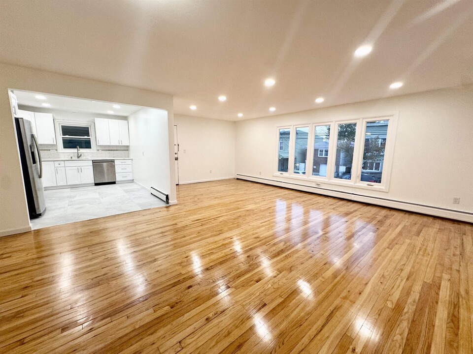 1455 43rd St in North Bergen, NJ - Building Photo