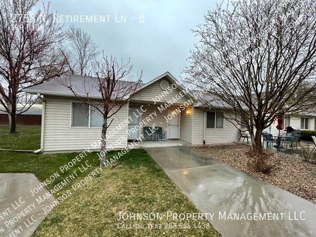 2758 N Retirement Ln